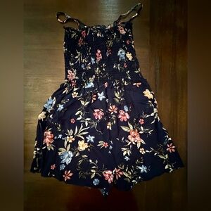 Girls cute one piece romper size small. Fits big girl size 14/16.